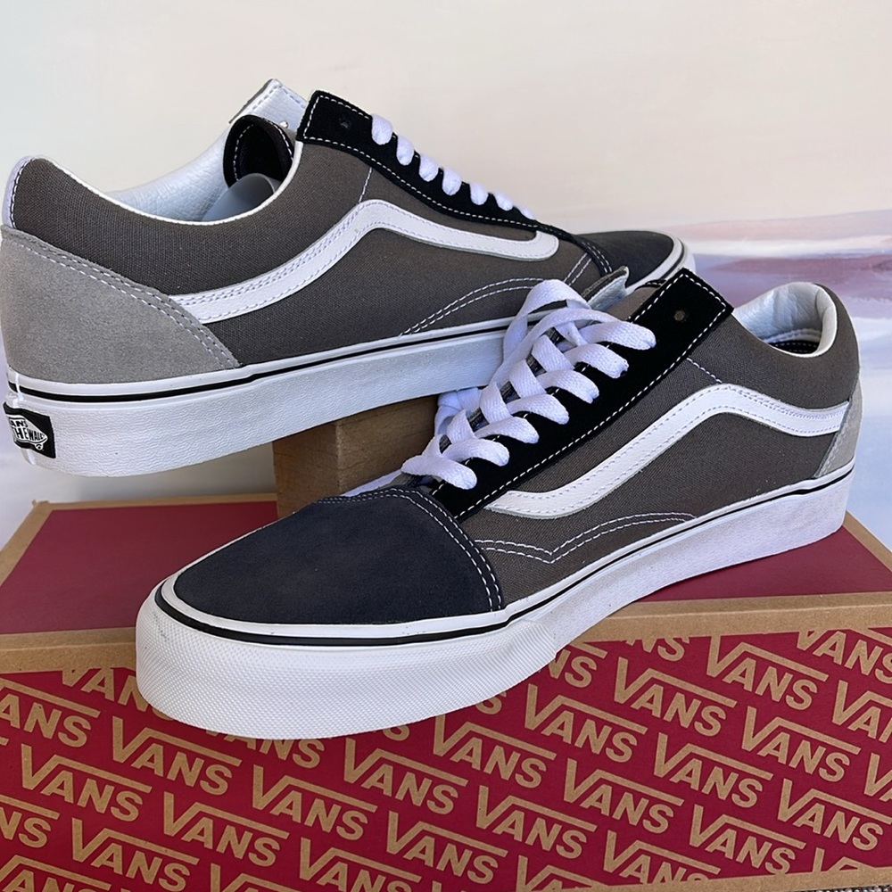 Vans Men’s Old Skool
(Mix & Match) Black/True White 
VN0A4U3B2PD
Sneakers - Picture 10 of 16